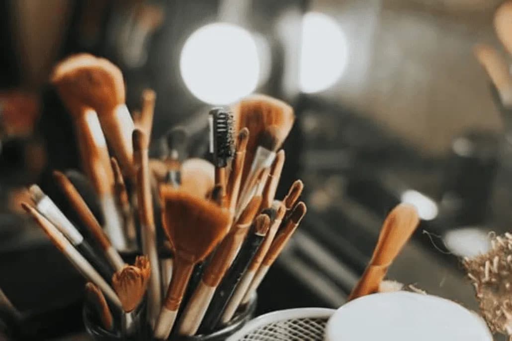 types-of-makeup-brushes-and-their-uses-04